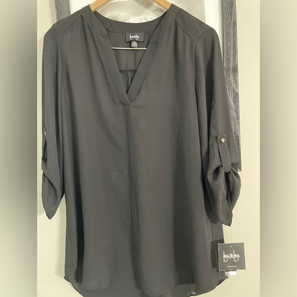 By& bay women Casual Blouse/ Tunic. XL in black.
